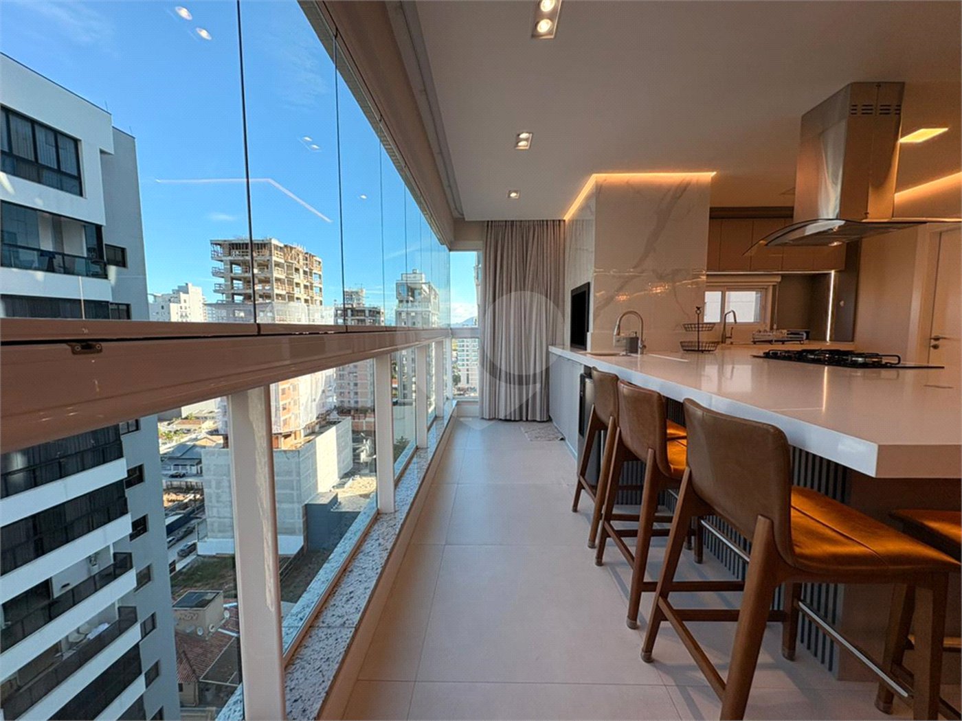 Apartamento à venda com 3 suítes em Balneário Perequê, Porto Belo, SC