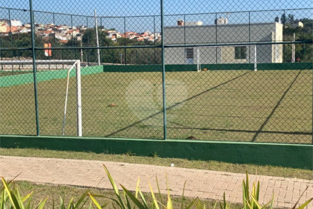 Casa à venda com 3 quartos, sendo 1 suíte, no condomínio Horto Florestal Villagio, Sorocaba - SP