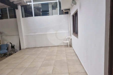 Sobrado à venda ou para alugar com 3 quartos, sendo 2 suítes,  em Ferreira, São Paulo, SP