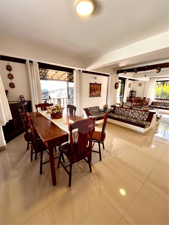 Casa à venda com 6 quartos, sendo 5 suítes,  em Alto de Búzios, Armação dos Búzios, RJ