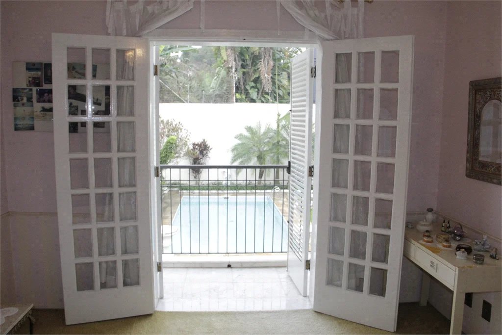 Casa à venda ou para alugar com 5 suítes em Jardim Leonor, São Paulo, SP