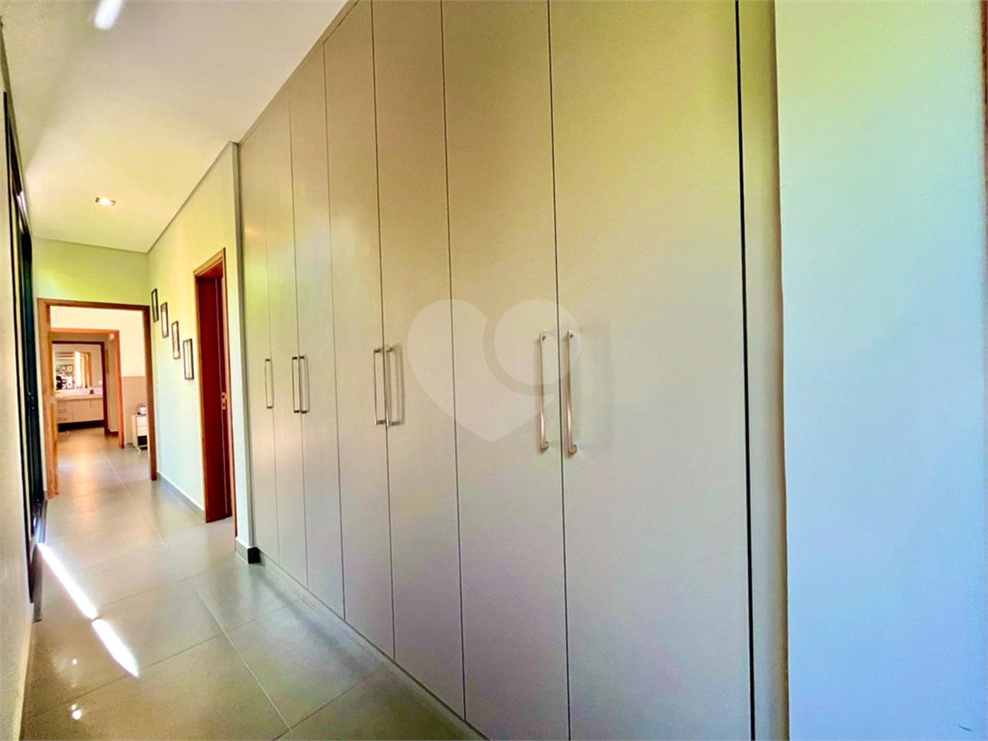Casa à venda com 4 suítes no condomínio Fazenda Imperial, Sorocaba - SP