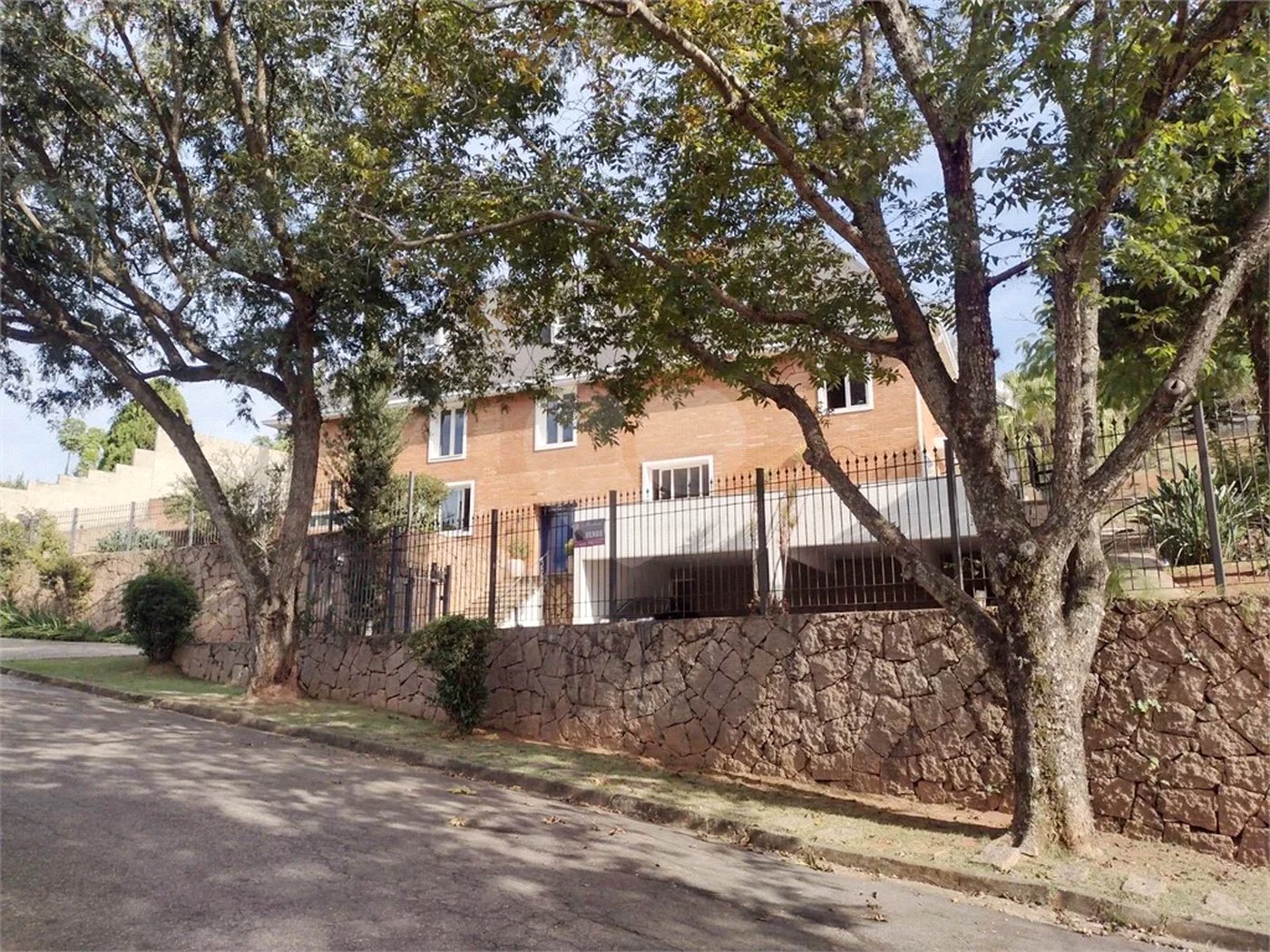 Casa à venda com 5 quartos, sendo 4 suítes, no condomínio Malota, Jundiaí - SP