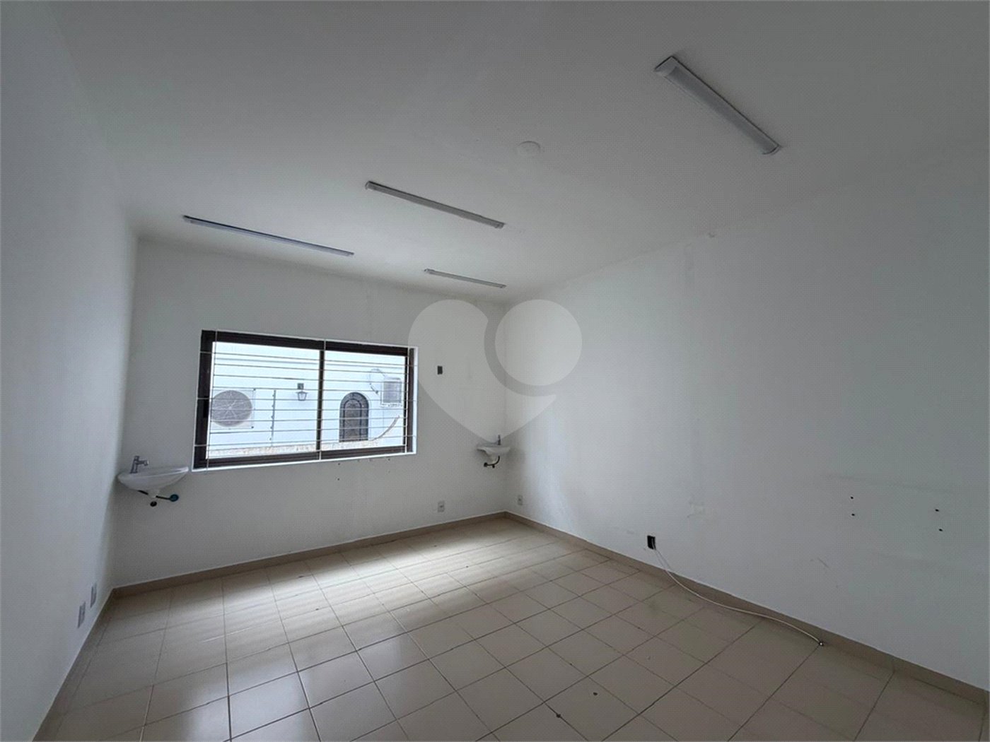Casa para alugar com 9 quartos, sendo 3 suítes, em Jardim Panorama, Sorocaba, SP