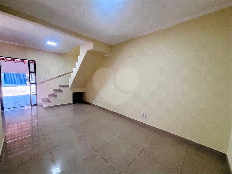 Casa para alugar com 3 quartos, sendo 1 suíte,  em Wanel Ville, Sorocaba, SP