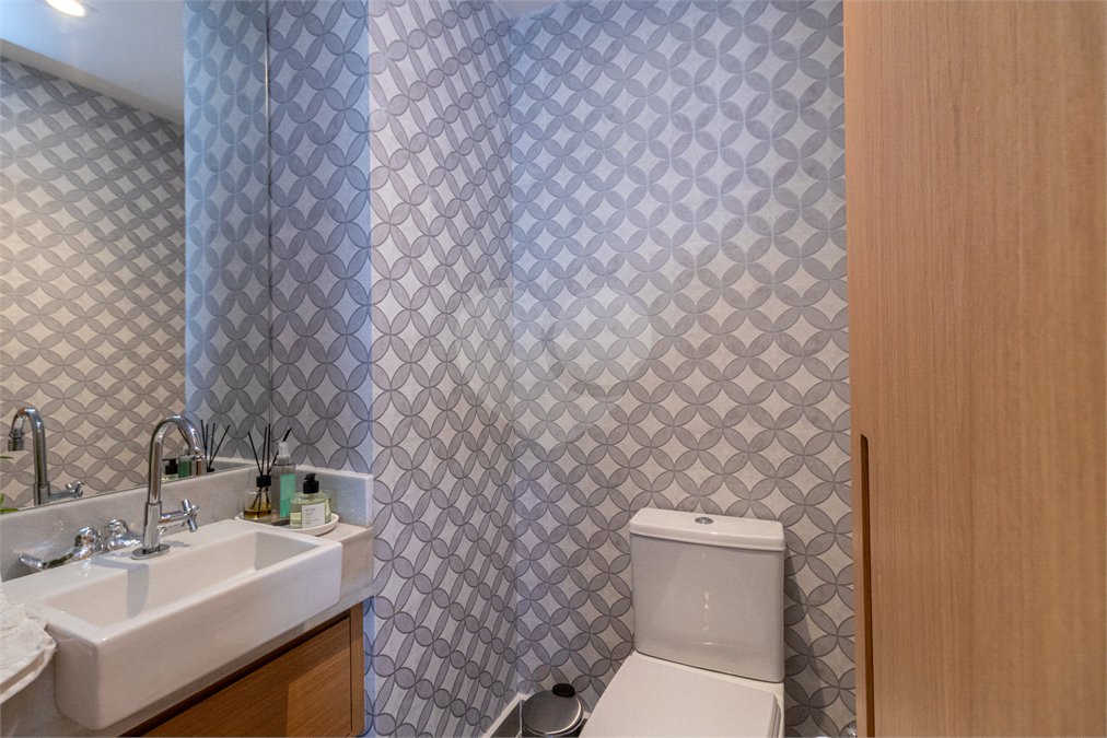 Apartamento à venda com 2 suítes em Santo Amaro, São Paulo, SP