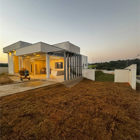 Casa à venda com 3 suítes no condomínio Vilagio Ipamena 2, Araçoiaba da Serra - SP