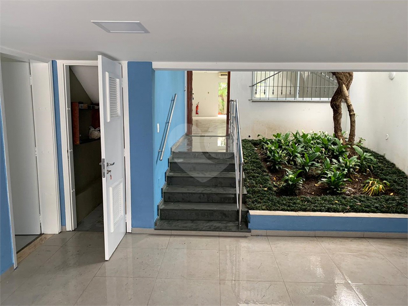 Sobrado à venda ou para alugar com 7 quartos, sendo 3 suítes, em Vila Mariana, São Paulo, SP