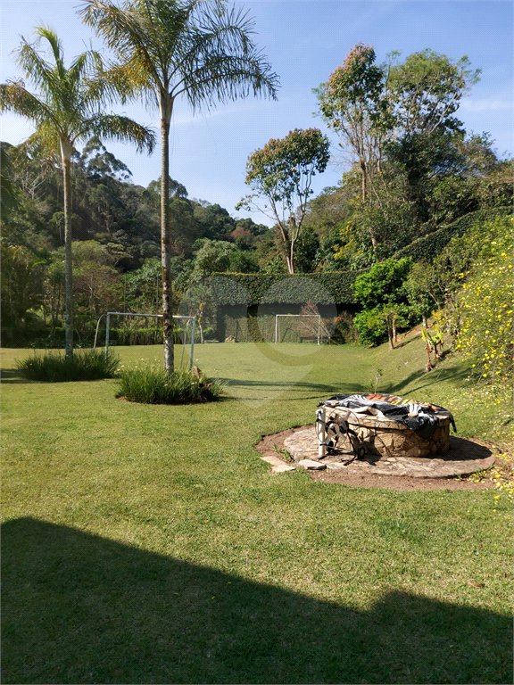 Sobrado à venda com 4 quartos, sendo 1 suíte, em Serra da Cantareira, Mairiporã, SP