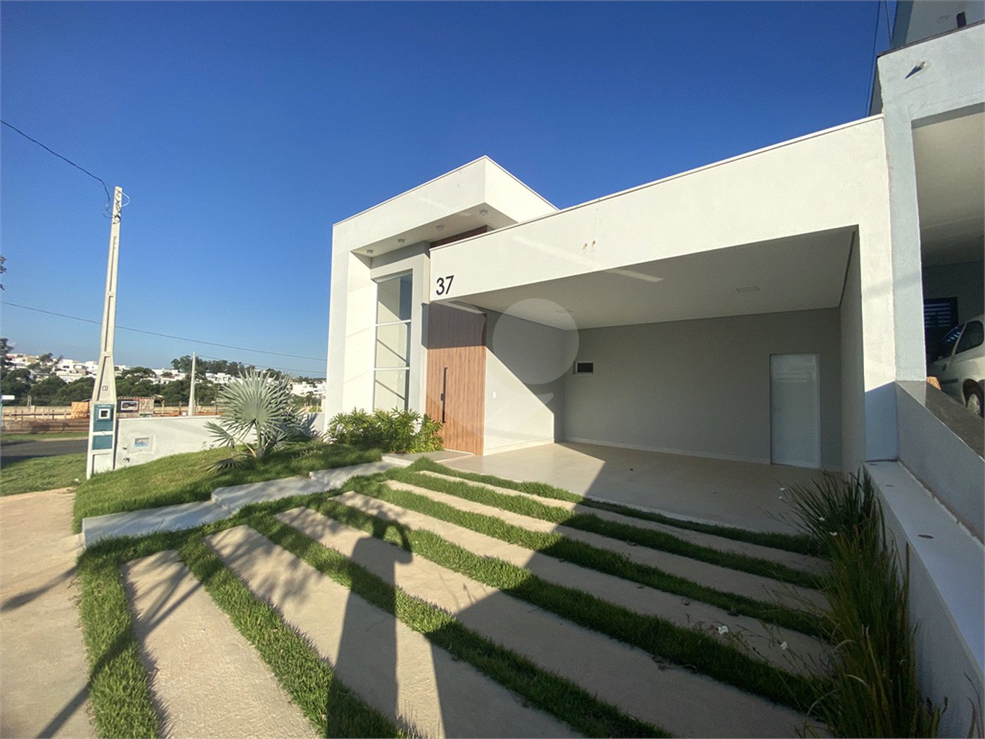 Casa à venda com 3 quartos, sendo 1 suíte, no condomínio Reserva Central Parque, Salto - SP