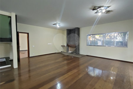 Casa à venda ou para alugar com 5 quartos, sendo 3 suítes, em Vila Maria, Itapetininga, SP