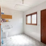 Sobrado à venda em rua fechada 480m², 4 quartos e churrasqueira no Jd das Vertentes próximo Metro Vila Sônia