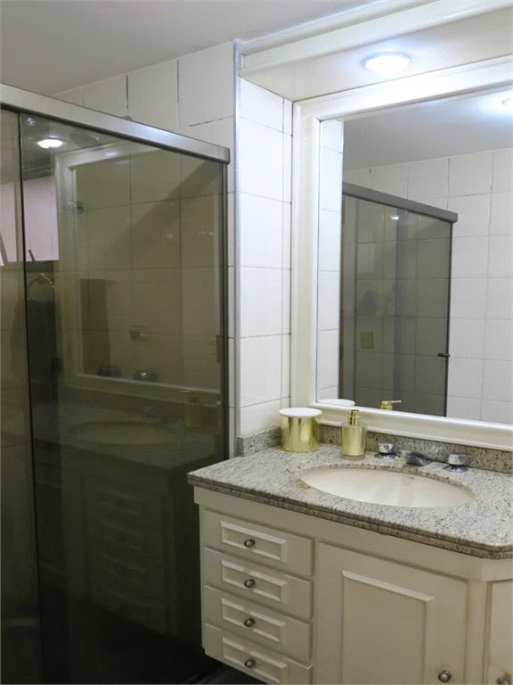 Apartamento à venda com 3 suítes em Vila Suzana, São Paulo, SP
