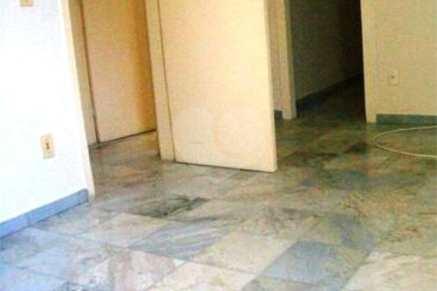 Apartamento à venda com 3 quartos, sendo 1 suíte,  em Morumbi, São Paulo, SP