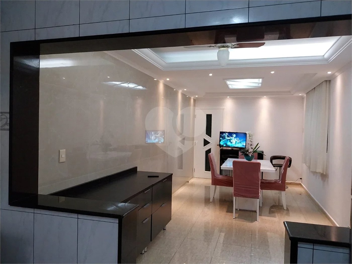 Casa com 324m², 4 dormitórios, sendo 1 suíte, 4 vagas, à venda no Jardim Las Vegas em Santo André.