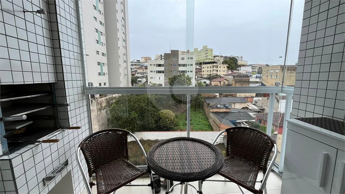 Apartamento à venda com 3 quartos, sendo 1 suíte, no Centro, Poços de Caldas - MG