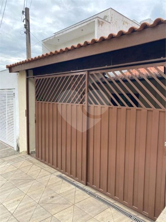 Casa de Vila à venda com 2 quartos, sendo 1 suíte, em Jardim Karolyne, Votorantim, SP