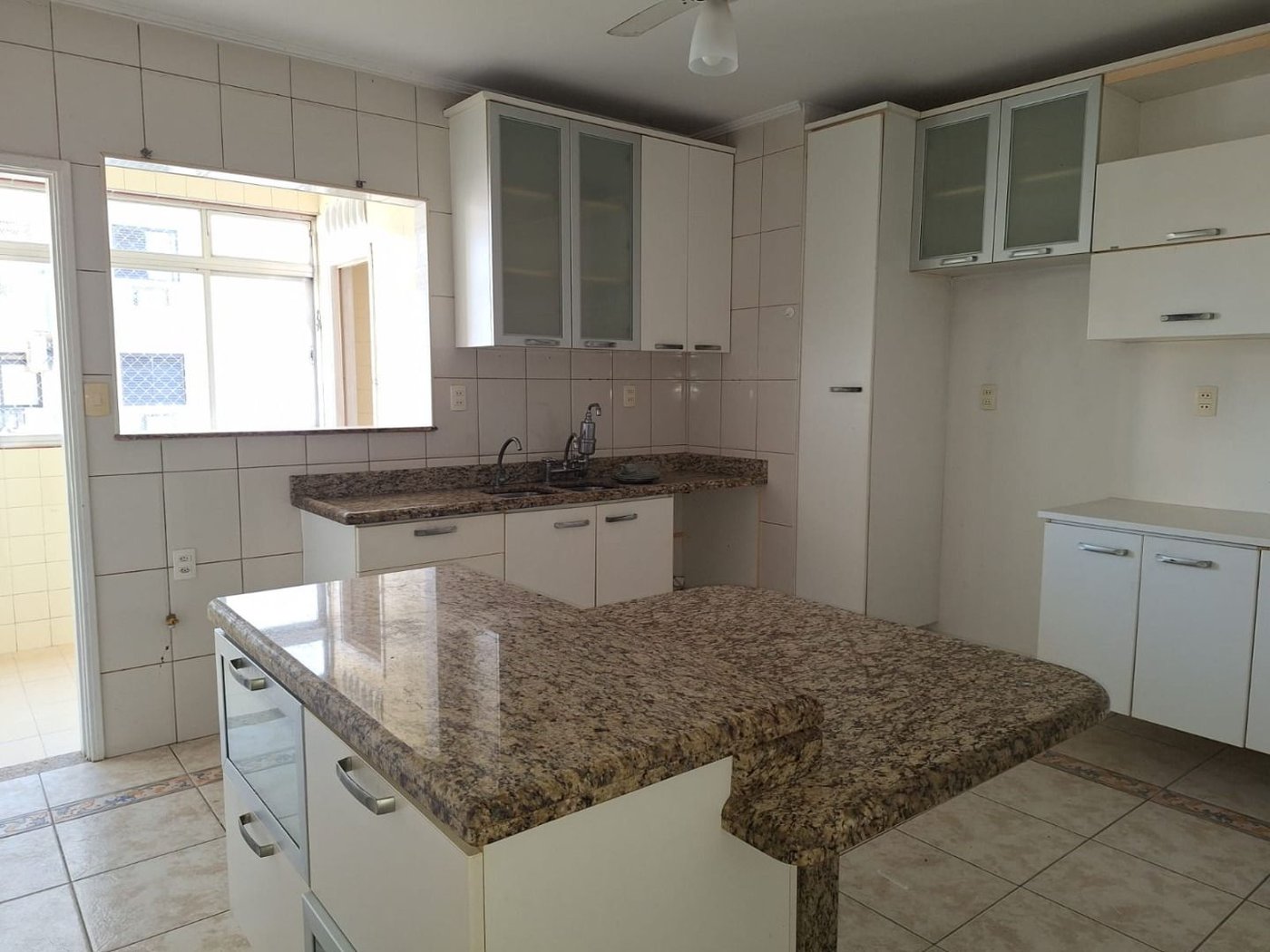 Apartamento com 3 dormitórios à venda, 104 m² por R$ 740.000,00 - Ponta da Praia - Santos/SP