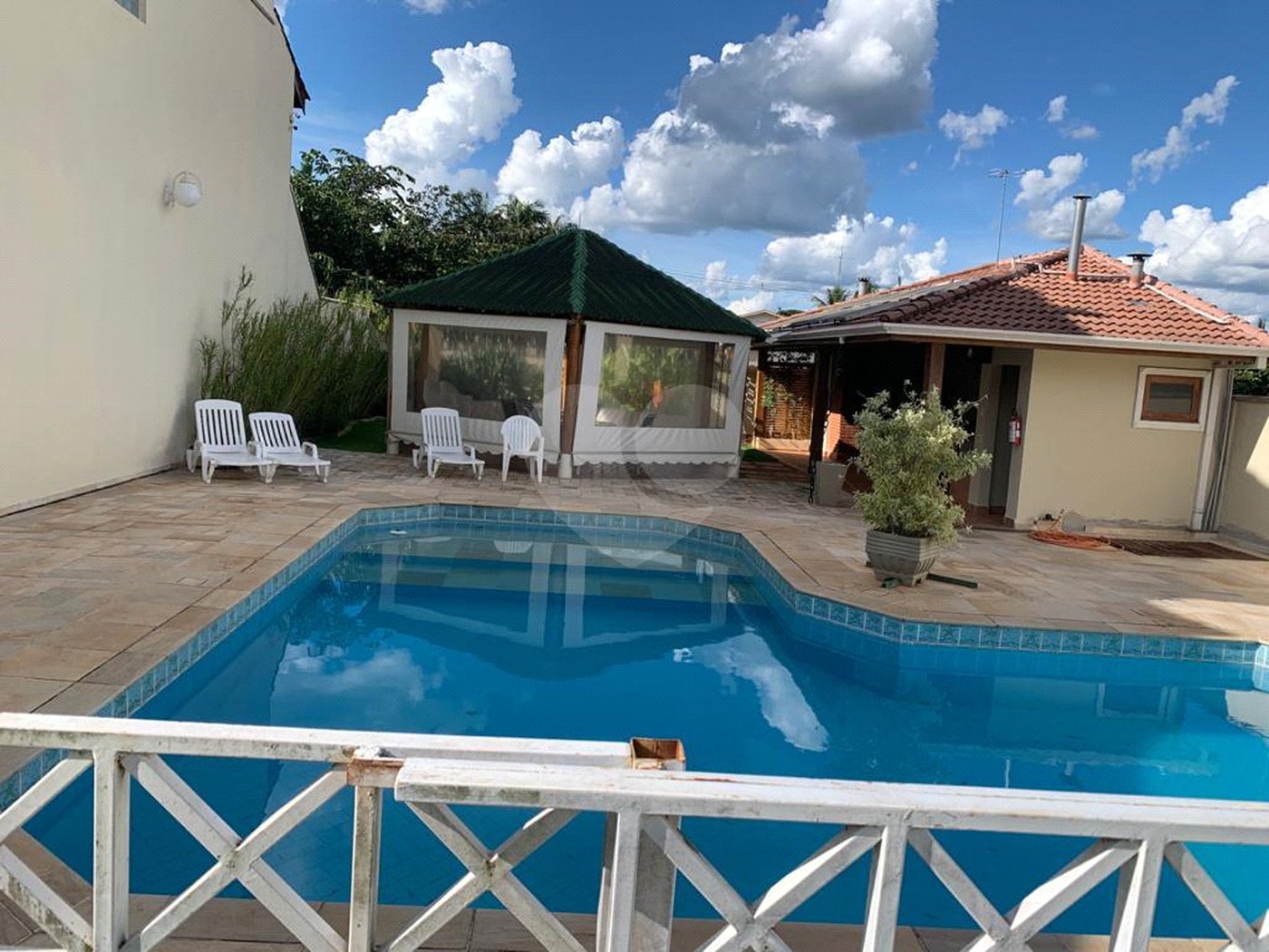 Casa à venda com 5 suítes no condomínio Jardim São Felipe, Atibaia - SP