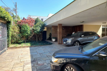 Casa à venda com 3 suítes em Jardim Leonor, São Paulo, SP