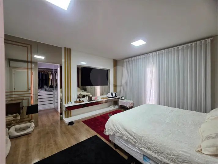 Casa à venda com 3 quartos, sendo 1 suíte,  no condomínio Santa Isabel I, Louveira - SP