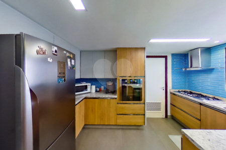 Apartamento à venda com 4 quartos, sendo 2 suítes, em Alto da Boa Vista, São Paulo, SP