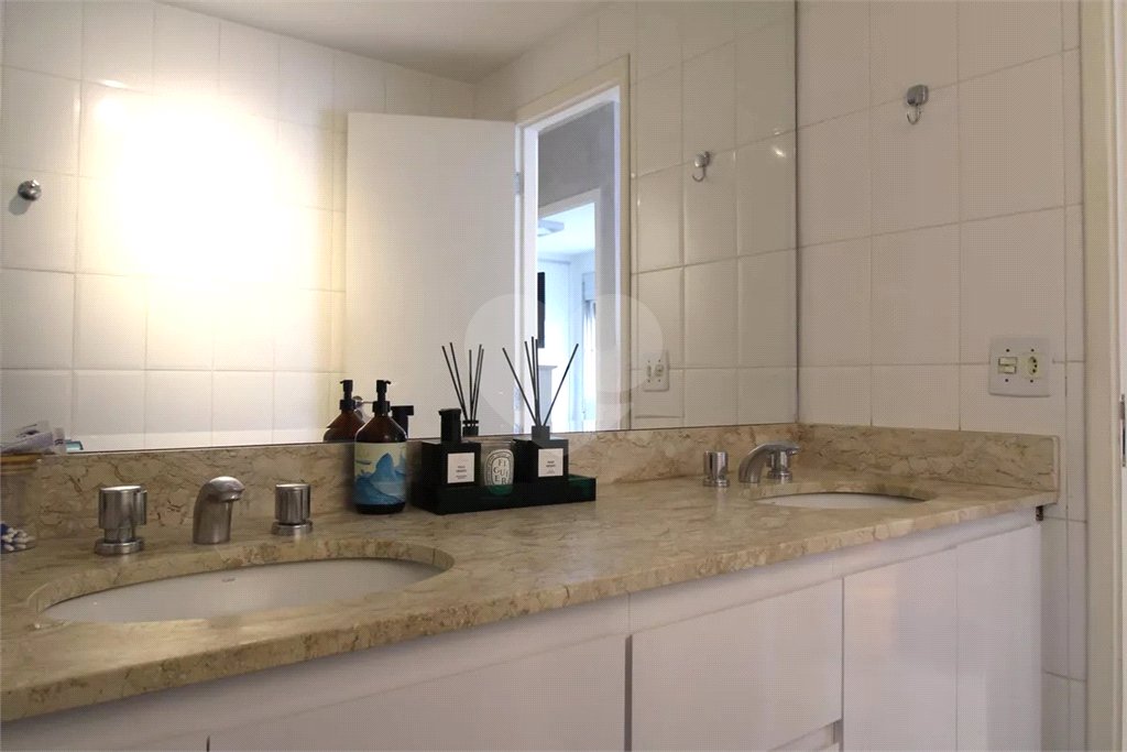 Apartamento à venda com 4 quartos, sendo 3 suítes,  em Campo Belo, São Paulo, SP