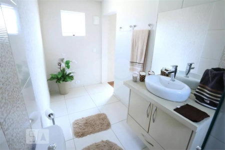 Sobrado à venda com 6 quartos, sendo 5 suítes, em Vila Paranaguá, São Paulo, SP