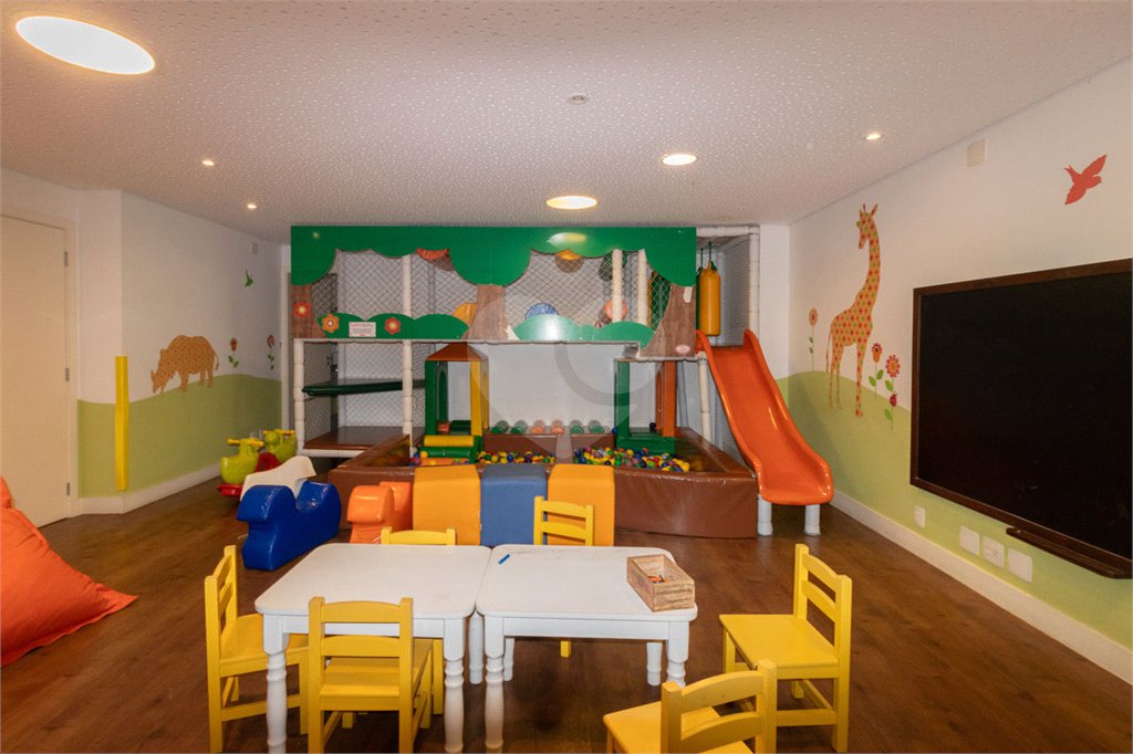 Apartamento à venda com 4 quartos, sendo 2 suítes,  em Alto de Pinheiros, São Paulo, SP