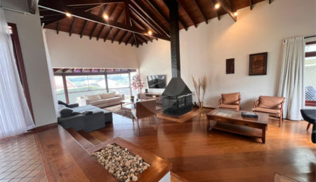 Casa à venda com 5 suítes em Aruã, Mogi das Cruzes, SP