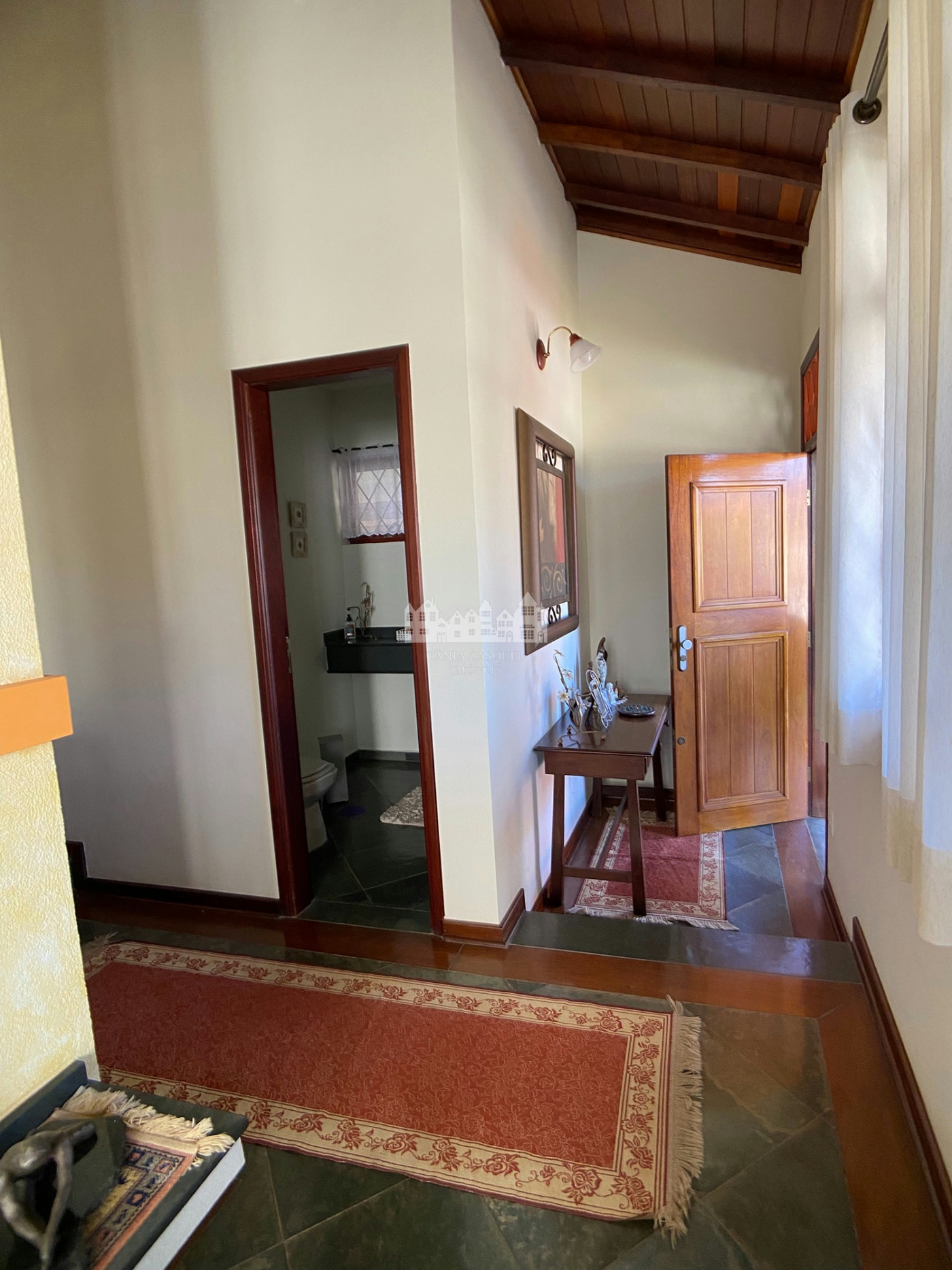 Casa à venda com 3 quartos, sendo 1 suíte, com vista deslumbrante em Recreio Maristela, Atibaia