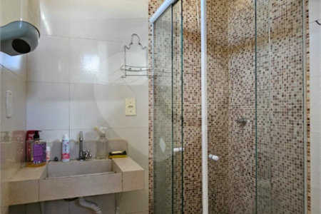 Casa à venda com 5 quartos, sendo 3 suítes,  no condomínio Colinas do Magarça, Rio de Janeiro - RJ