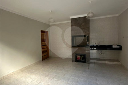 Casa à venda com 4 quartos, sendo 2 suítes, em Residencial Ponta Porã I, Ponta Porã, MS