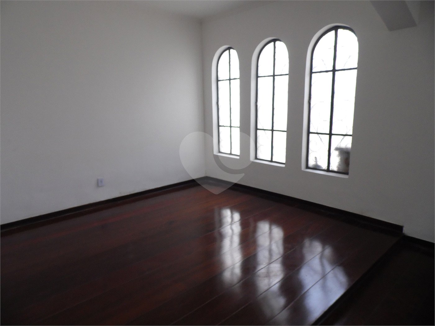 Casa à venda com 5 quartos, sendo 3 suítes, em Vila São Francisco, São Paulo, SP