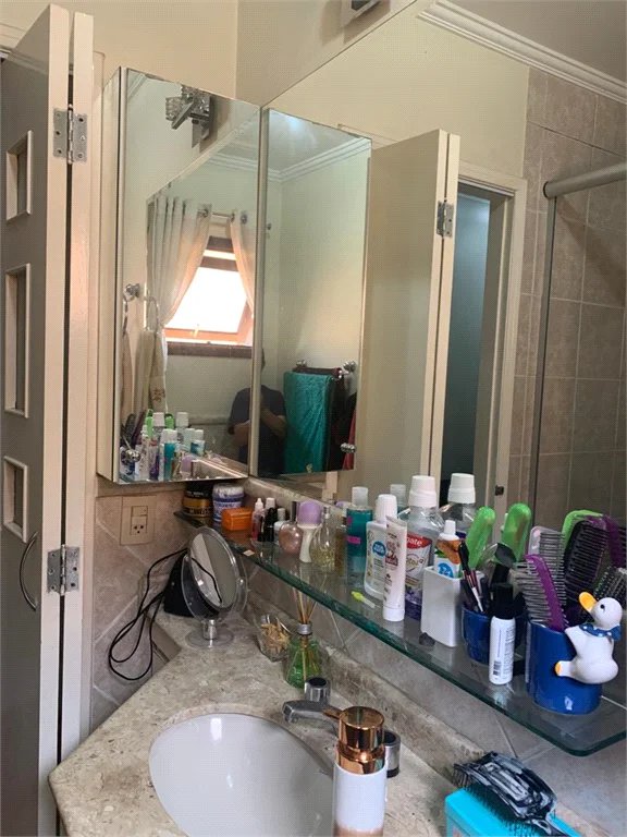 Casa à venda com 3 quartos, sendo 1 suíte, no condomínio Greenland, São Paulo - SP