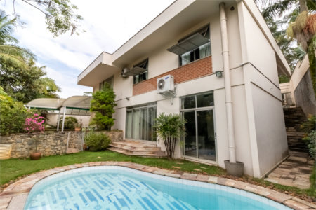 Casa à venda com 4 quartos, sendo 1 suíte, em Jardim Marajoara, São Paulo, SP