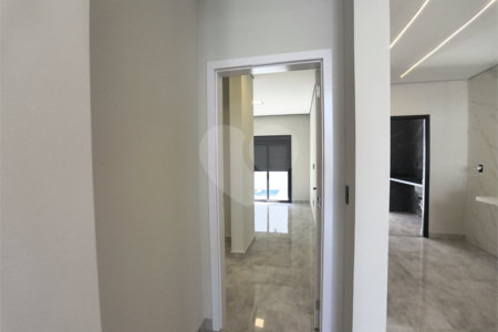 Casa à venda com 3 quartos, sendo 1 suíte,  no condomínio Horto Florestal Villagio, Sorocaba - SP