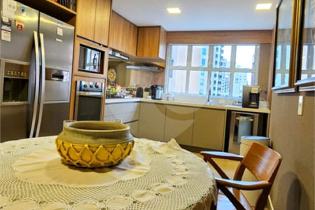Apartamento à venda com 3 quartos, sendo 1 suíte, em Jardim Europa, São Paulo, SP