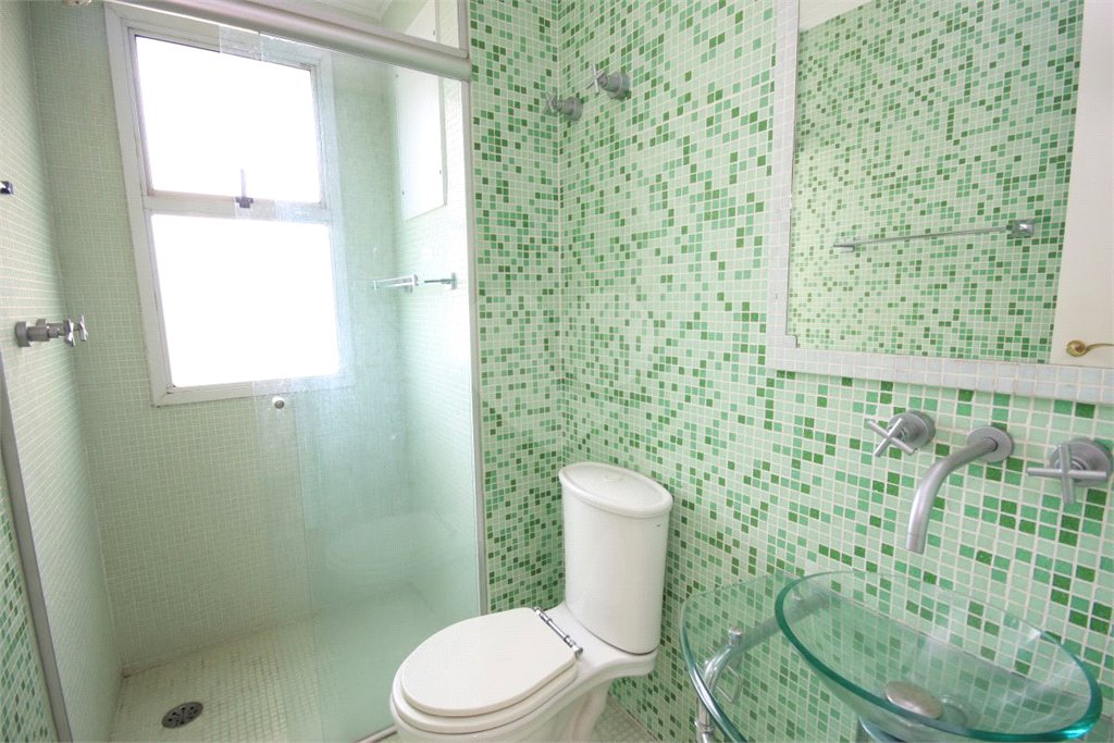 Apartamento à venda com 3 quartos, sendo 1 suíte, em Alto da Boa Vista, São Paulo, SP