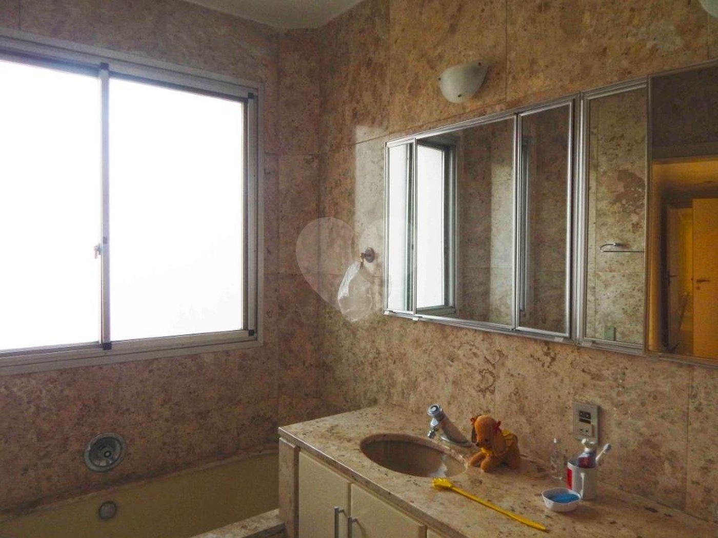 Apartamento à venda com 4 suítes em Jardim Marajoara, São Paulo, SP