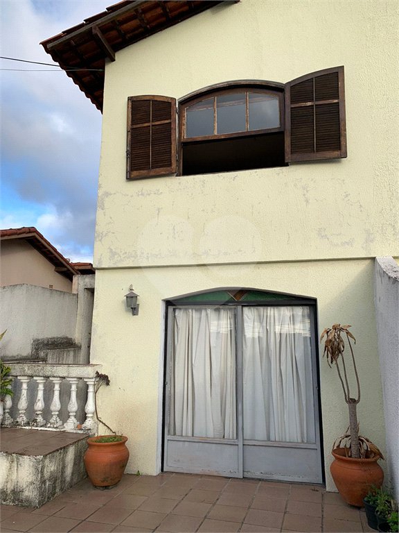 Sobrado à venda com 3 quartos, sendo 1 suíte, em Vila do Castelo, São Paulo, SP