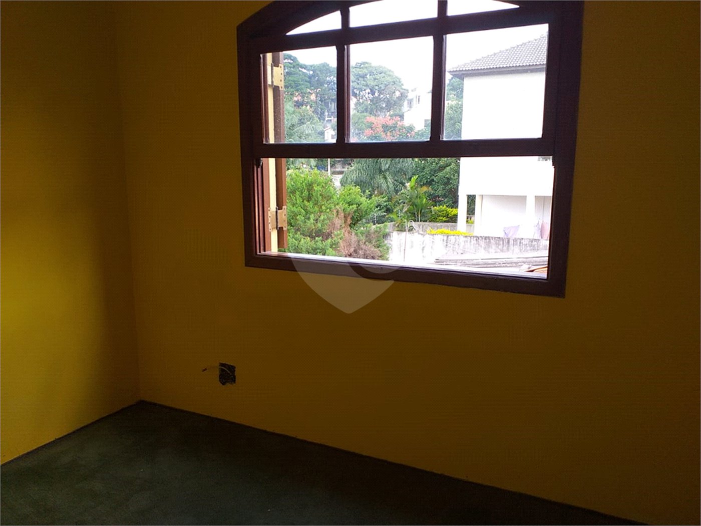 Sobrado à venda com 4 quartos, sendo 1 suíte, em Horto, São Paulo, SP