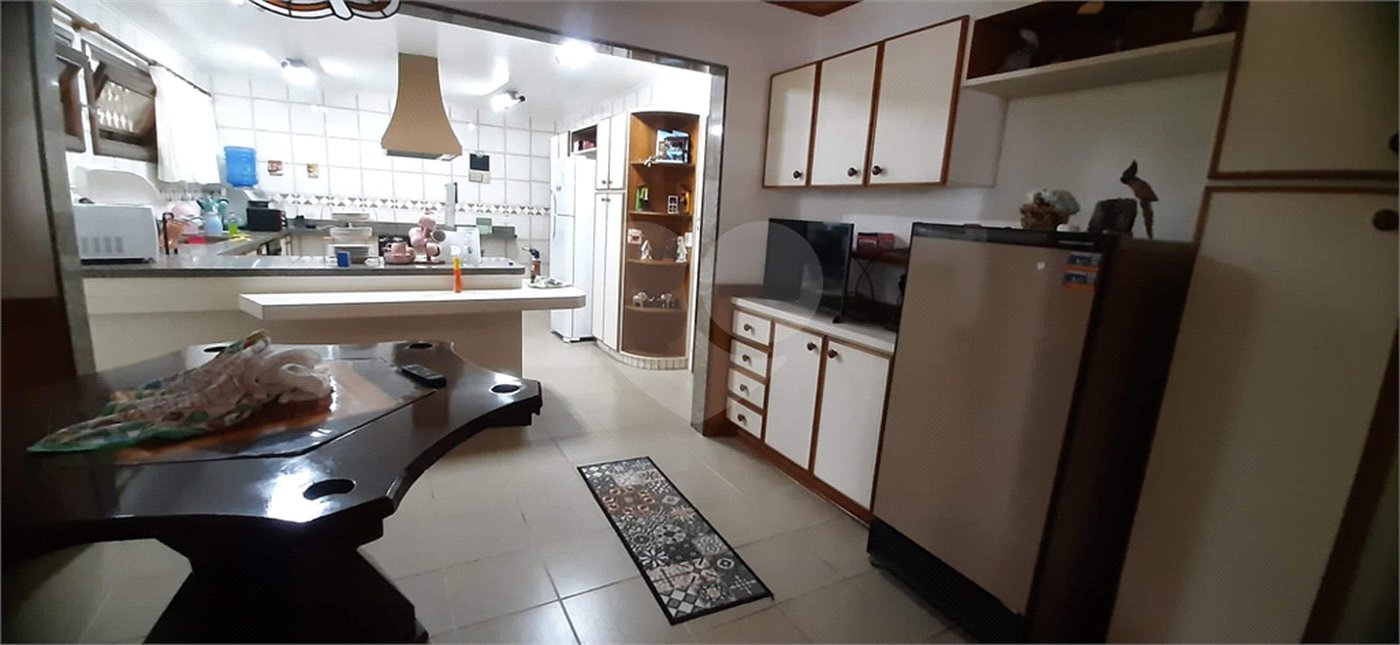 Casa à venda com 6 quartos, sendo 5 suítes, em Roseira, Mairiporã, SP