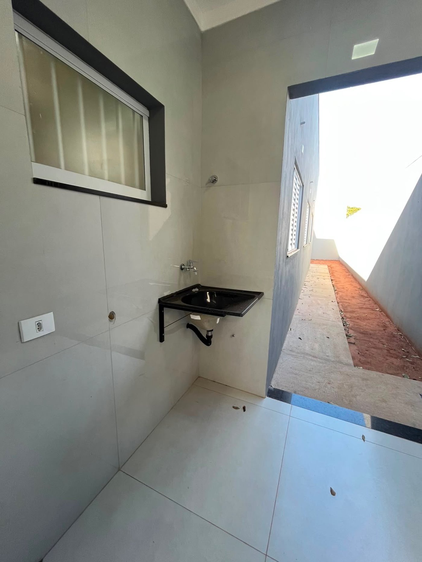 Casa à venda com 3 quartos, sendo 1 suíte,  em Bela Vista da Lagoa, Três Lagoas, MS