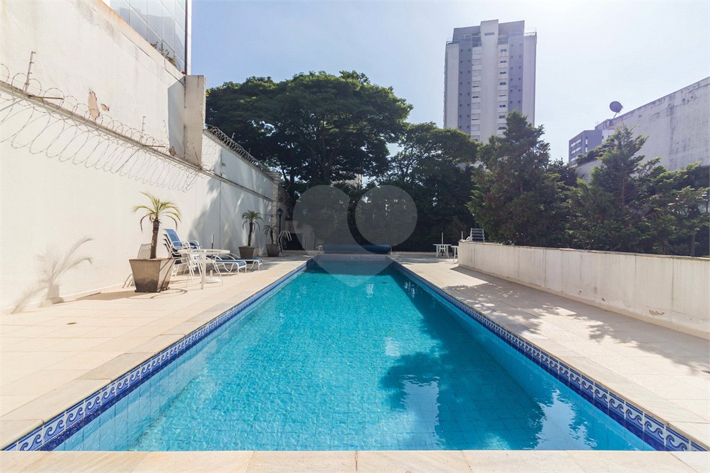 Apartamento à venda com 3 suítes em Campo Belo, São Paulo, SP