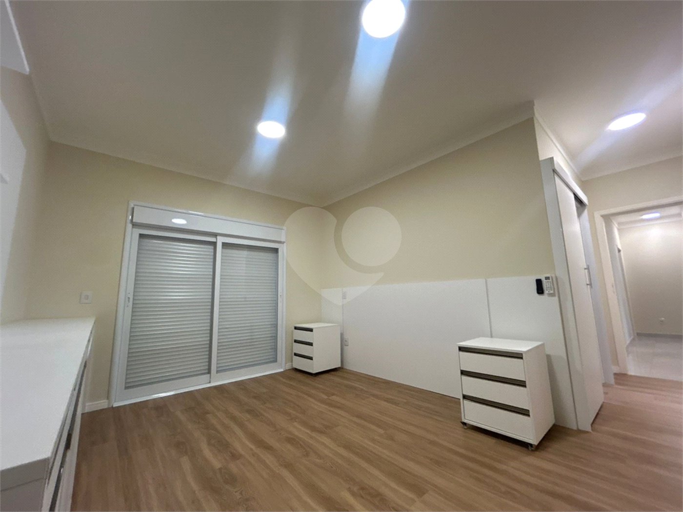 Casa à venda com 4 suítes no condomínio Chácara Ondina, Sorocaba - SP