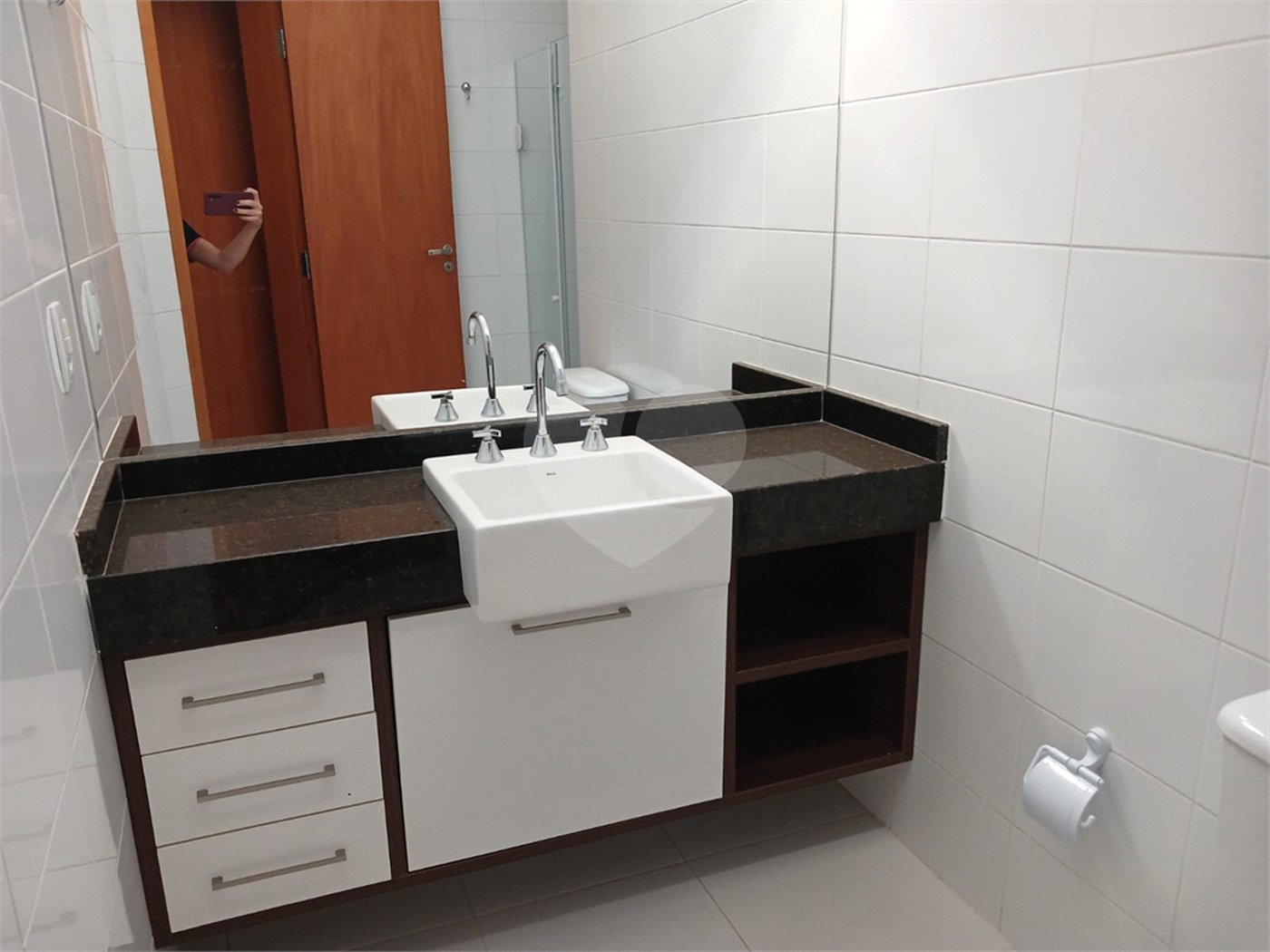 Casa à venda com 3 quartos, sendo 1 suíte, no condomínio Residencial Belle Ville Itaycy, Indaiatuba - SP