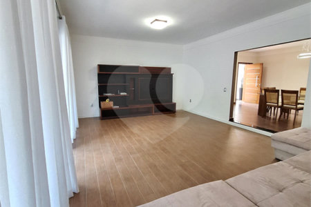 Casa à venda com 3 suítes no condomínio Bosque de Grevilea, Vinhedo - SP