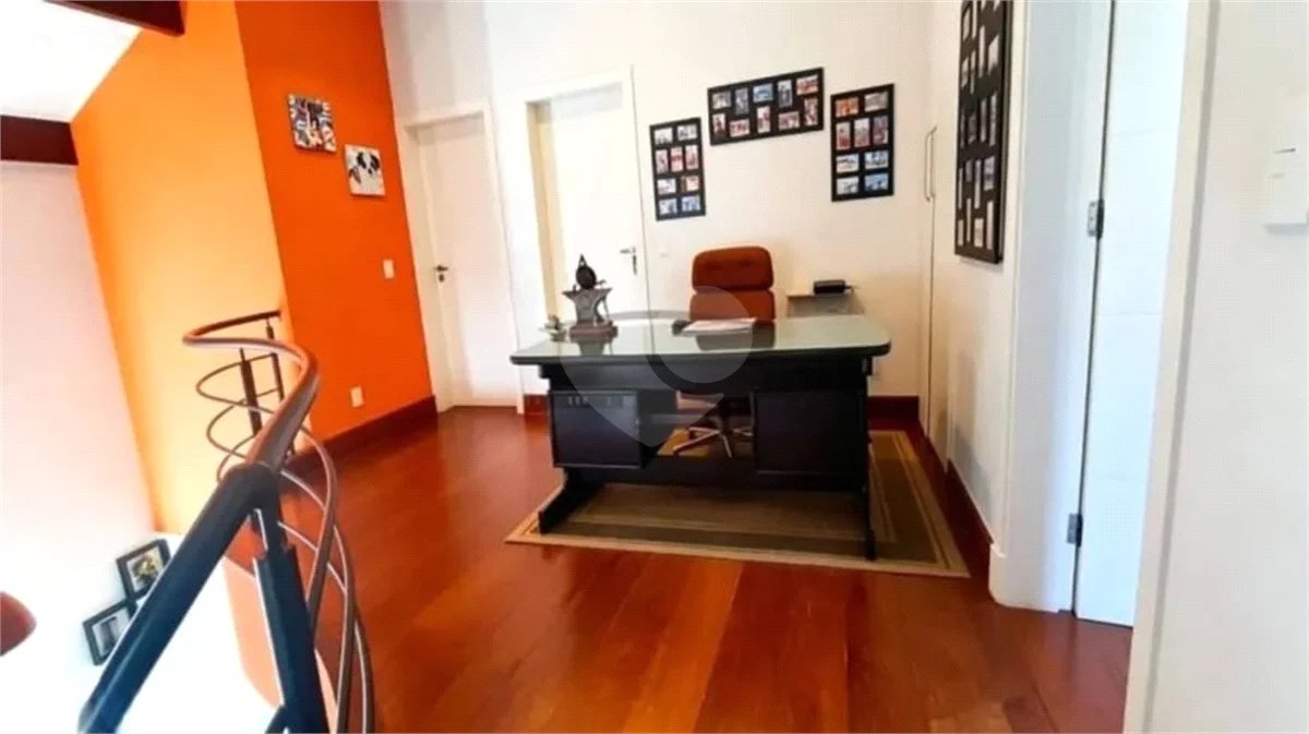 Casa à venda com 3 suítes no condomínio Recanto dos Paturis, Vinhedo - SP