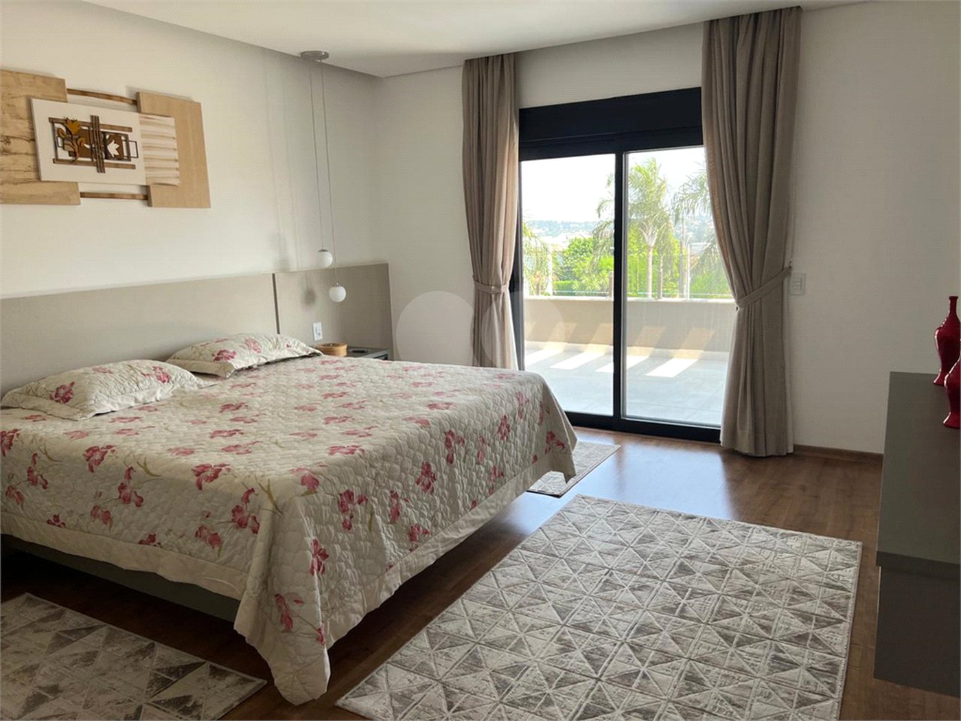 Casa à venda com 5 quartos, sendo 4 suítes, no condomínio Terras de Mont Serrat, Salto - SP